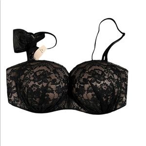Brand new with tags Victoria’s Secret padded strapless convertible bra.